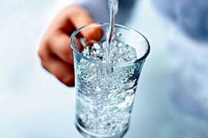 Ученые: В стакане питьевой воды содержится около 10 млн бактерий
